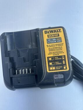 DEWALT DCB107 (PSV011582)